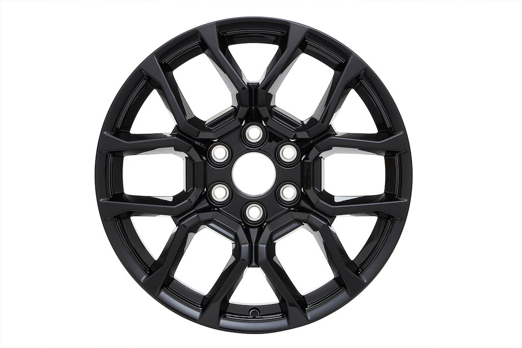 Rin de aluminio color negro para camioneta Chevrolet Colorado 2024 aumenta la apariencia imponente de tu todoterreno 4x4.